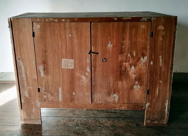 Credenza, sec. XIX, in gattice, due sportelli, cm 136x70x94,              