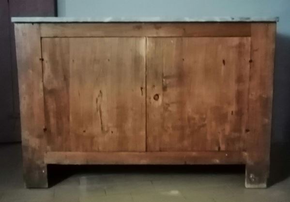 Credenza, sec. XIX, in pioppo, due sportelli, piano in marmo,             