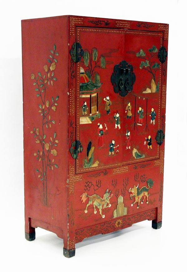 



Credenzino, Cina, sec. XX  - Asta Gioielli, Arredi d'antiquariato, Dipinti dal XVI al XX Secolo e Argenti - Poggio Bracciolini Casa d'Aste