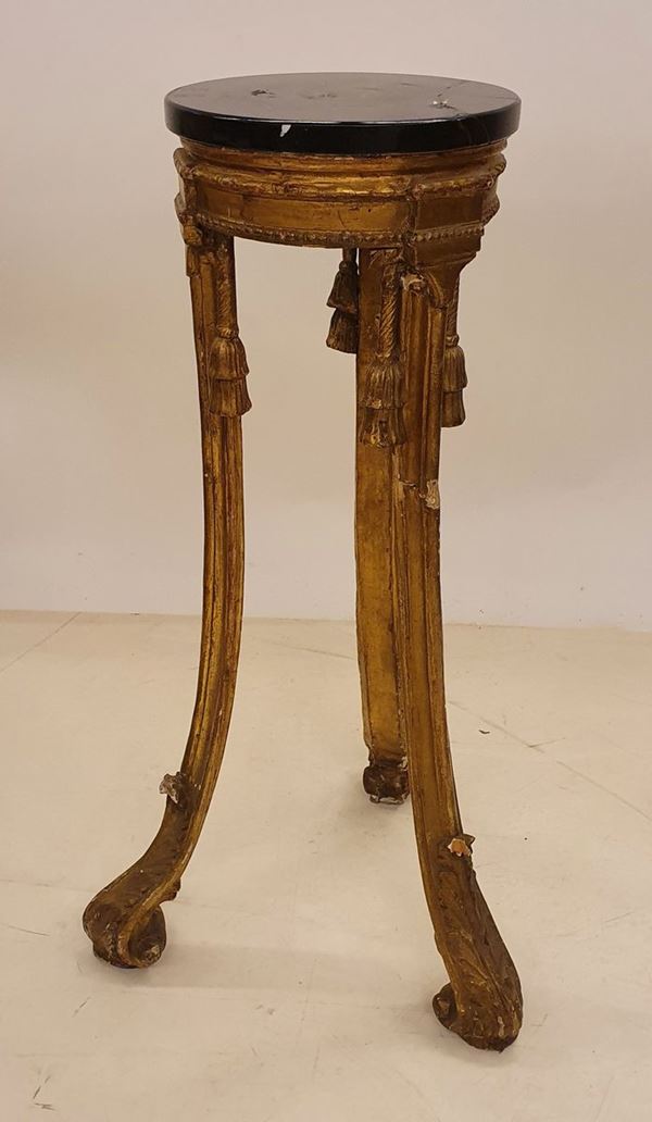 



Portavasi, sec. XIX, in legno dorato ed intagliato, tre gambe,&nbsp;&nbsp;&nbsp;&nbsp;&nbsp;&nbsp;&nbsp;&nbsp;&nbsp;&nbsp;&nbsp;&nbsp; 