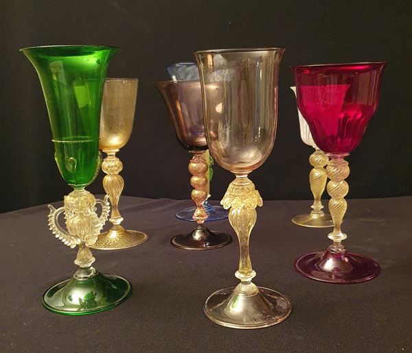 



Sette bicchieri, inizi sec. XX, in vetro di Murano decorato,&nbsp;&nbsp;&nbsp;&nbsp;&nbsp;&nbsp;&nbsp;&nbsp;&nbsp;&nbsp;&nbsp;&nbsp;&nbsp;&nbsp; 