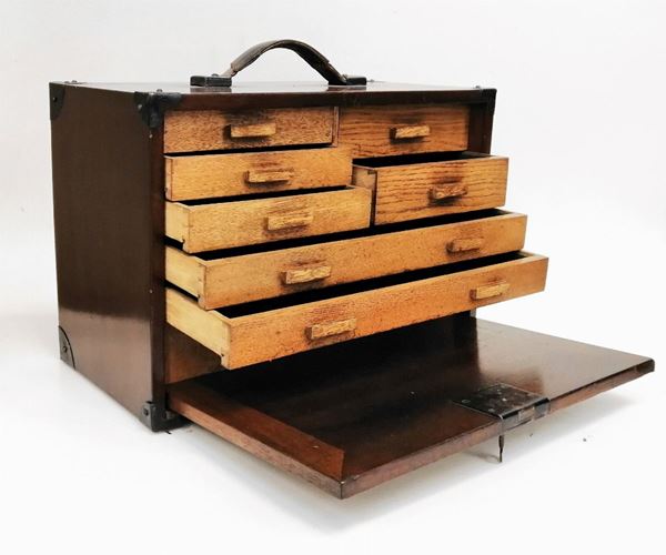 



Portagioielli, sec. XX   - Asta ANTIQUARIATO, COLLECTIBLES, GIOIELLI - Poggio Bracciolini Casa d'Aste
