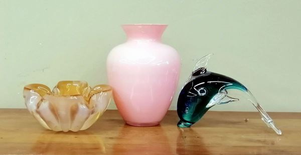 



Pesce e posacenere, in vetro di Murano, vaso in vetro colorato