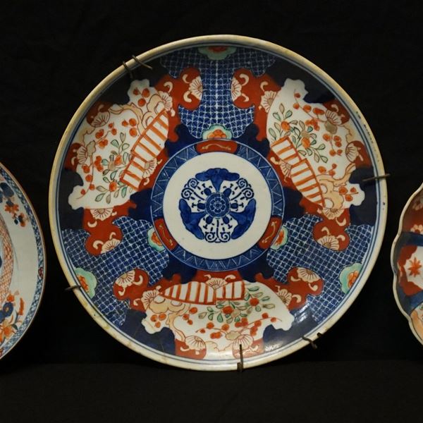 



Tre piatti da parete, arte orientale, sec. XIX