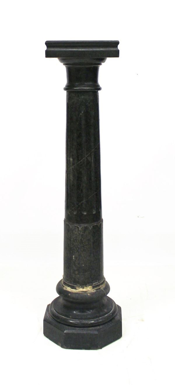Colonna in Marmo Verde in Parte Scanalato, Piano Rettangolare e