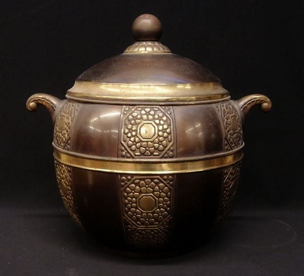 Vaso, sec. XX  - Asta MOBILI, ARREDI E OGGETTI D'ARTE - Poggio Bracciolini Casa d'Aste