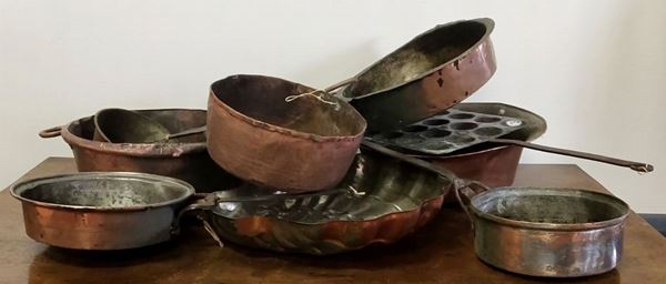 Lotto composto da nove oggetti sec. XX                                       - Asta Collectibles, Arredi antichi e Contemporanei e Gioielli - Poggio Bracciolini Casa d'Aste