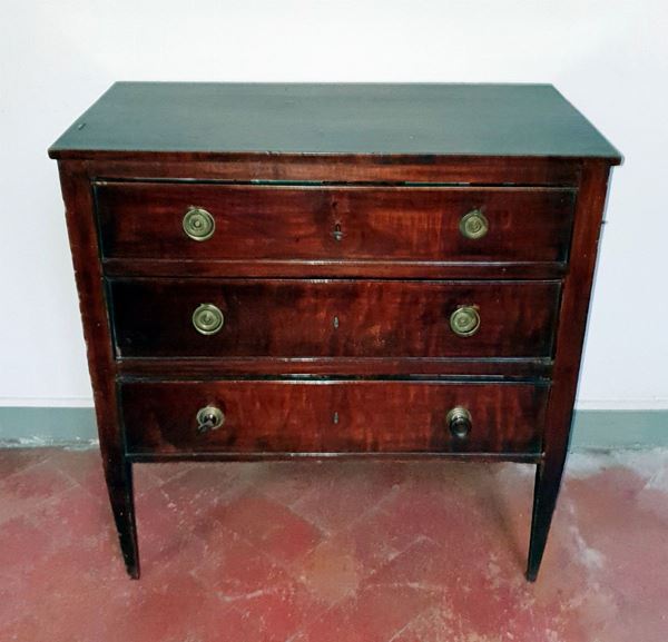Credenzino sec. XVIII in noce ad uno sportello , un cassetto cm 82,5X53,5X79,5