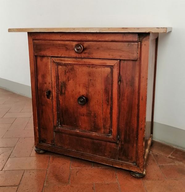 Credenzino, sec. XVIII, uno sportello un cassetto,                         