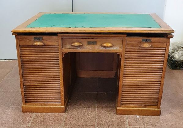 Scrivania, sec. XX  - Asta MOBILI E ARREDI - Poggio Bracciolini Casa d'Aste