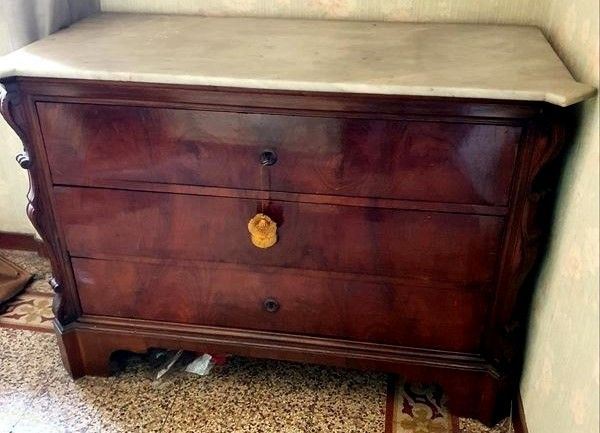 



Cassettone sec. XIX in noce   - Asta ARREDI DA UNA VILLA FIORENTINA, GIOIELLI, ARGENTI E DIPINTI - Poggio Bracciolini Casa d'Aste