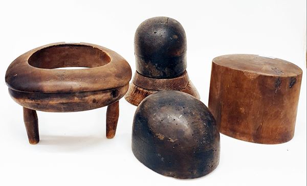 Quattro forme per cappelli, inizi sec. XX,                                   - Asta Collectibles, Arredi antichi e Contemporanei e Gioielli - Poggio Bracciolini Casa d'Aste
