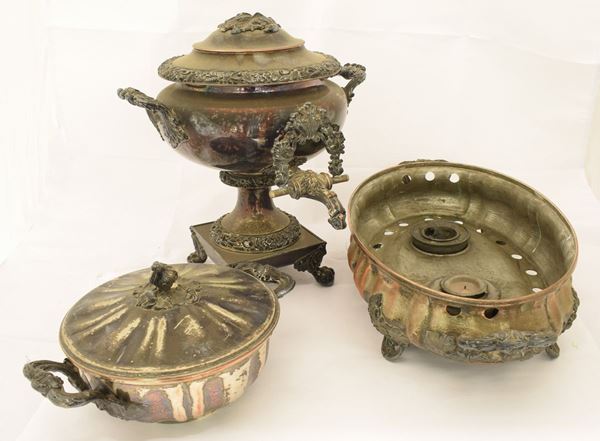 



SAMOVAR, ZUPPIERA, TRE SCALDA VIVANDE,TEIERA E 