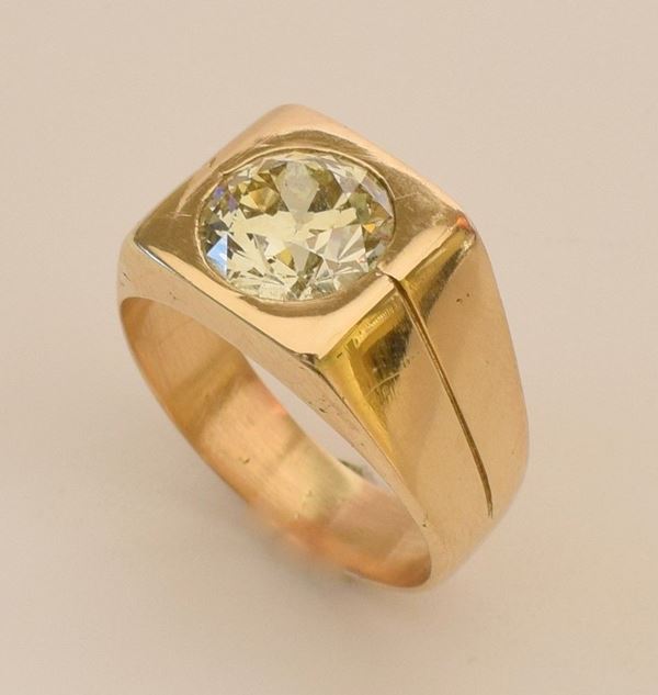 



ANELLO IN ORO PER UOMO IN ORO GIALLO 18KT E DIAMANTE