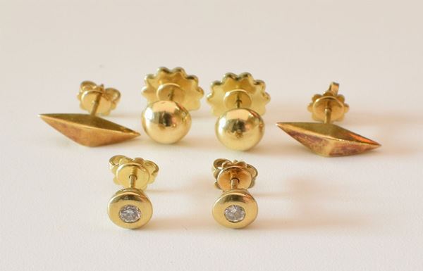 



DUE PAIA DI ORECCHINI IN ORO GIALLO KT18
