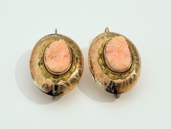



PAIO DI ORECCHINI IN ORO A BASSO TITOLO E CORALLO&nbsp;&nbsp;&nbsp;&nbsp;&nbsp;&nbsp;&nbsp;&nbsp;&nbsp;&nbsp;&nbsp;&nbsp;&nbsp;&nbsp;&nbsp;&nbsp;&nbsp;&nbsp;&nbsp;&nbsp;&nbsp;&nbsp;&nbsp;&nbsp;&nbsp;   - Asta Gioielli, Arredi d'antiquariato, Dipinti dal XVI al XX Secolo e Argenti - Poggio Bracciolini Casa d'Aste