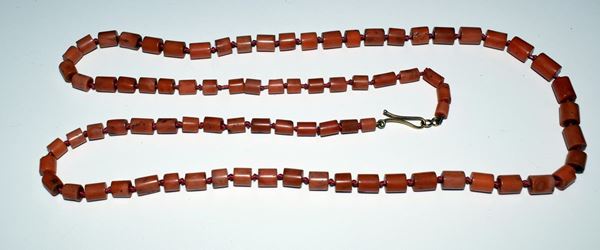 



COLLANA IN CORALLO