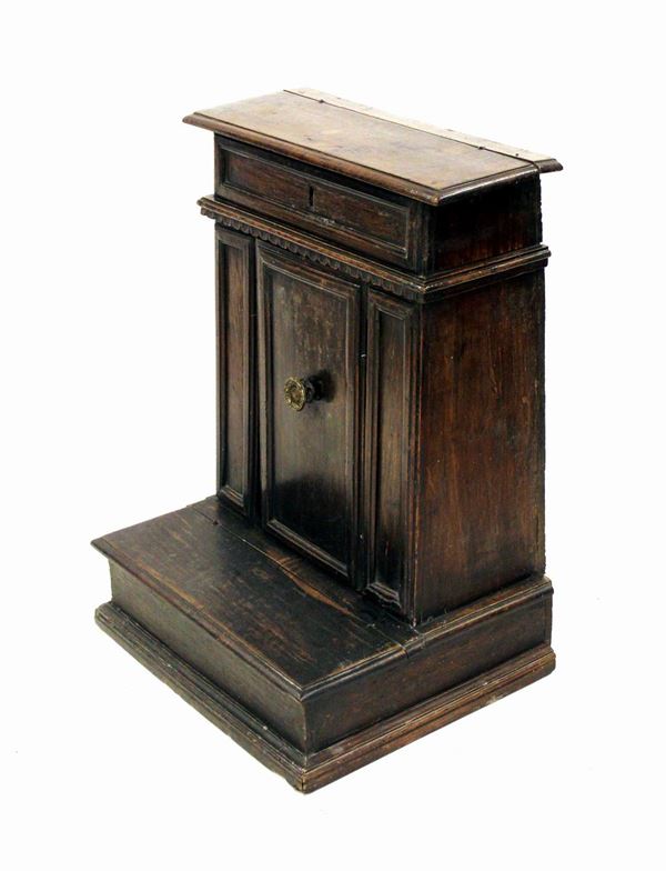 



Inginocchiatoio, in stile 500  - Asta Gioielli, Arredi d'antiquariato, Dipinti dal XVI al XX Secolo e Argenti - Poggio Bracciolini Casa d'Aste