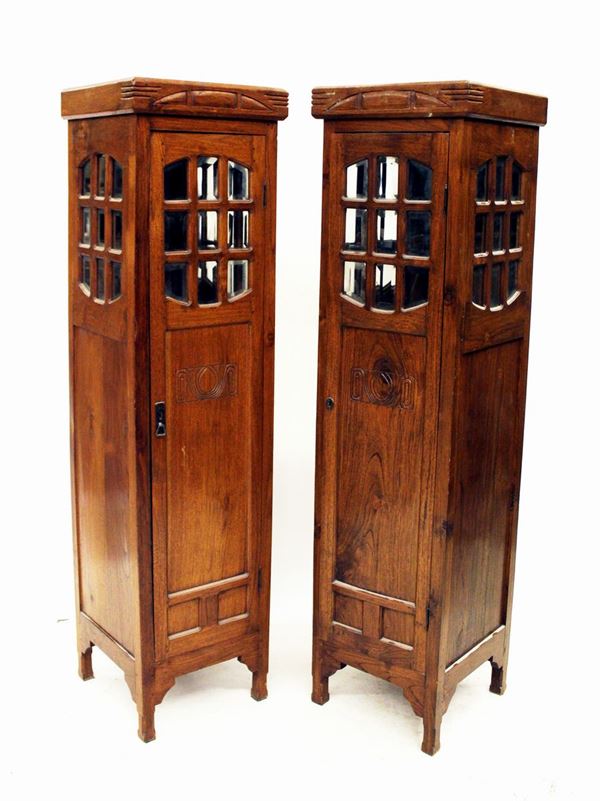 



Coppia di mobiletti a colonna, sec. XX  - Asta Gioielli, Arredi d'antiquariato, Dipinti dal XVI al XX Secolo e Argenti - Poggio Bracciolini Casa d'Aste