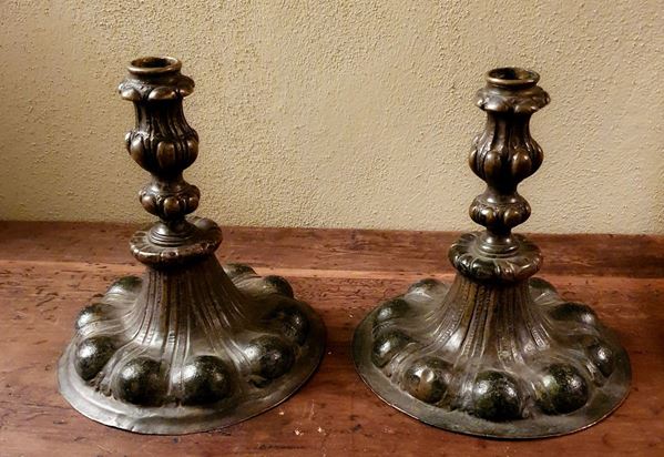 



COPPIA DI CANDELIERI, SECOLO XVIII  - Asta Antiquariato e Sculture, Gioielli e Collezionismo - Poggio Bracciolini Casa d'Aste
