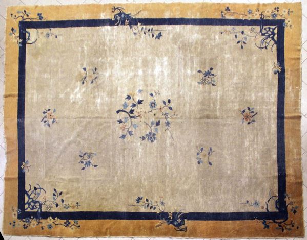 



Tappeto, Cina, sec. XX  - Asta Gioielli, Arredi d'antiquariato, Dipinti dal XVI al XX Secolo e Argenti - Poggio Bracciolini Casa d'Aste
