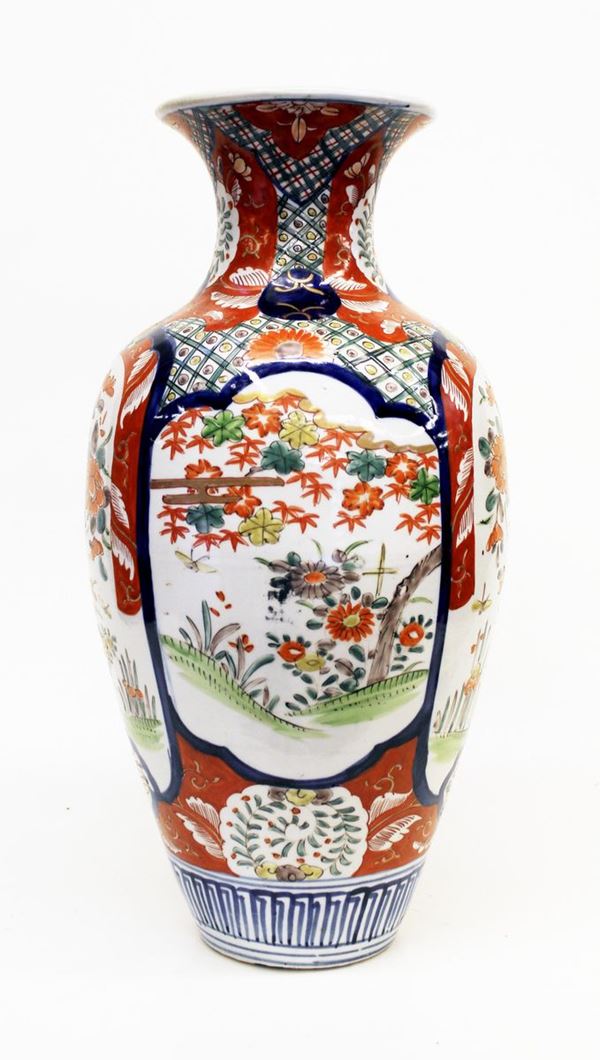 



Vaso, Cina, sec. XX  - Asta Gioielli, Arredi d'antiquariato, Dipinti dal XVI al XX Secolo e Argenti - Poggio Bracciolini Casa d'Aste