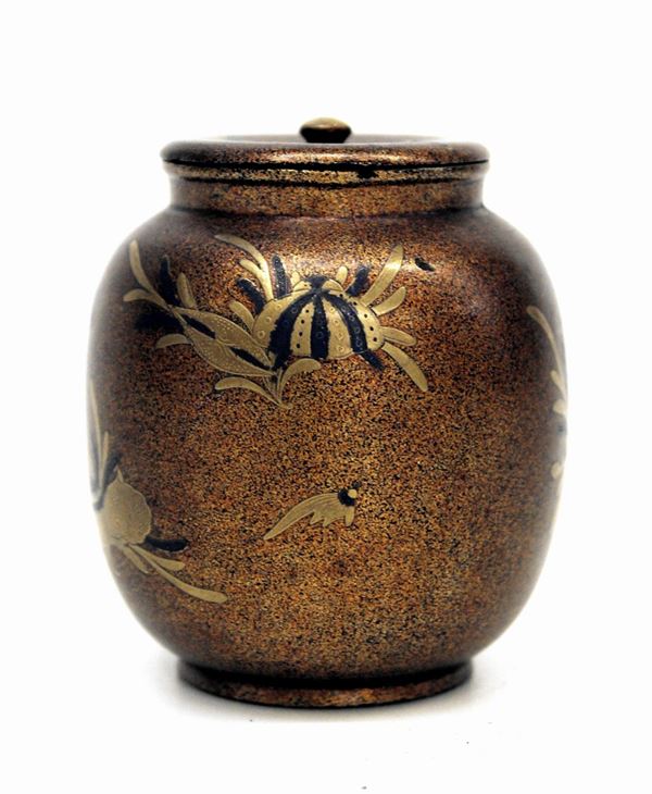 



Piccolo contenitore con coperchio, Giappone, periodo Meiji