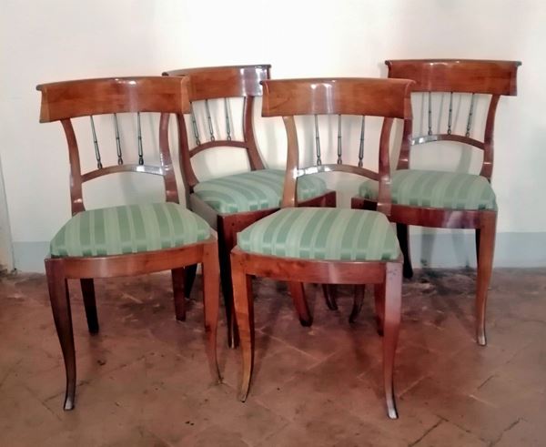 



Quattro sedie, Toscana, sec. XVIII  - Asta Gioielli, Arredi d'antiquariato, Dipinti dal XVI al XX Secolo e Argenti - Poggio Bracciolini Casa d'Aste