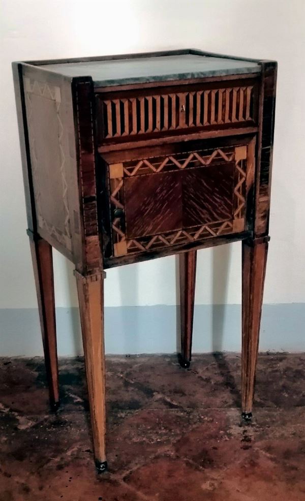 



Comodino, Italia settentrionale, sec. XVIII  - Asta Gioielli, Arredi d'antiquariato, Dipinti dal XVI al XX Secolo e Argenti - Poggio Bracciolini Casa d'Aste