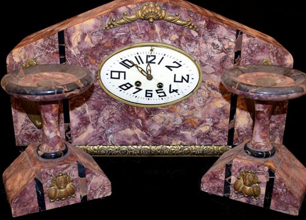 



Orologio soprammobile , Art Dec&ograve; e due alzate
