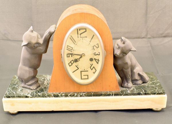



Orologio soprammobile , Art Dec&ograve;