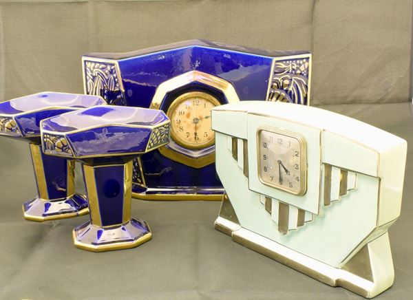



Due orologi soprammobile , Art Dec&ograve;