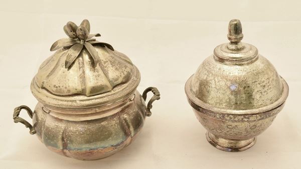 



COPPETTA, SECOLO XX  - Asta ARREDI DA UNA VILLA FIORENTINA, GIOIELLI, ARGENTI E DIPINTI - Poggio Bracciolini Casa d'Aste