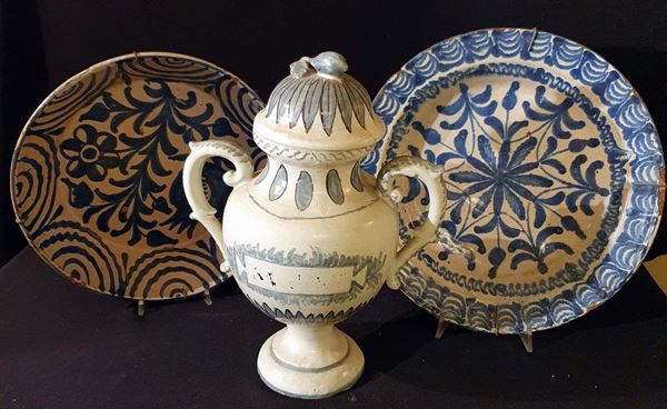 



Due piatti, Italia meridionale, sec. XVIII  - Asta ANTIQUARIATO, COLLECTIBLES, GIOIELLI - Poggio Bracciolini Casa d'Aste