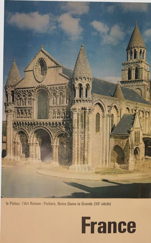 



France, Poitiers, Notre-Dame la Grande