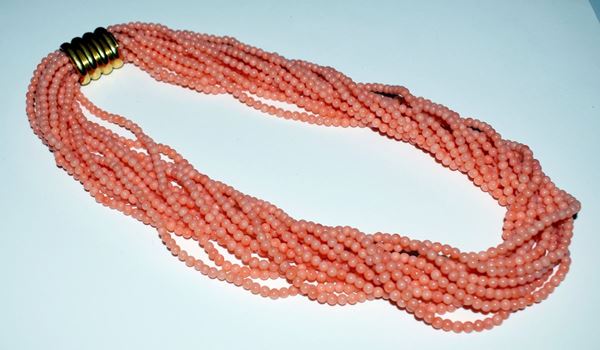



COLLANA GIROCOLLO TORCHON IN ORO GIALLO KT18 E CORALLO