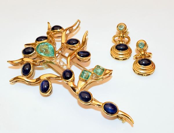 



SPILLA E PAIO DI ORECCHINI IN ORO 18KT , DIAMANTI E PIETRE