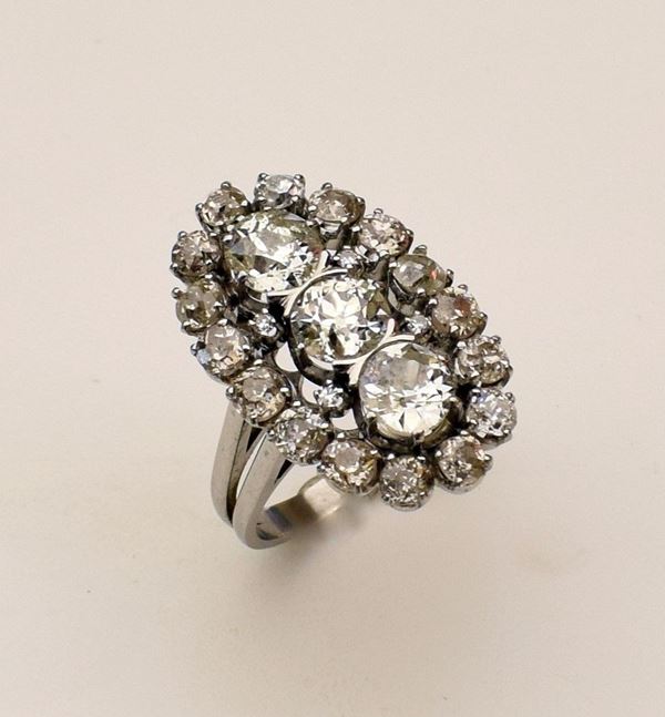 



ANELLO IN ORO BIANCO KT18 E DIAMANTI