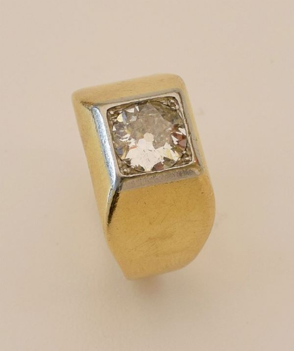 



ANELLO IN ORO GIALLO KT 18 E DIAMANTE