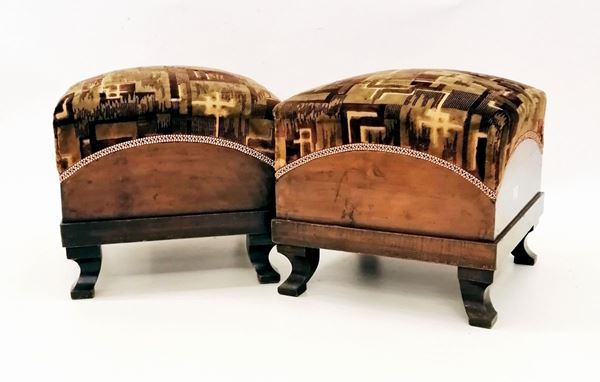 



Coppia di panchetti, art dec&ograve;  - Asta Collectibles, Arredi antichi e Contemporanei e Gioielli - Poggio Bracciolini Casa d'Aste