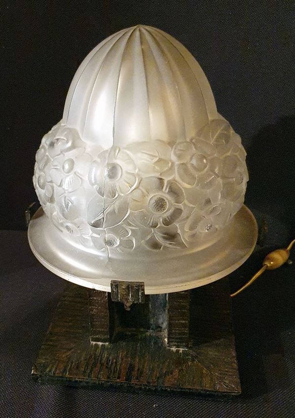 



Lume da tavolo, stile Liberty  - Asta ARREDI, OGGETTI D'ARTE, GIOIELLI E ARGENTI - Poggio Bracciolini Casa d'Aste