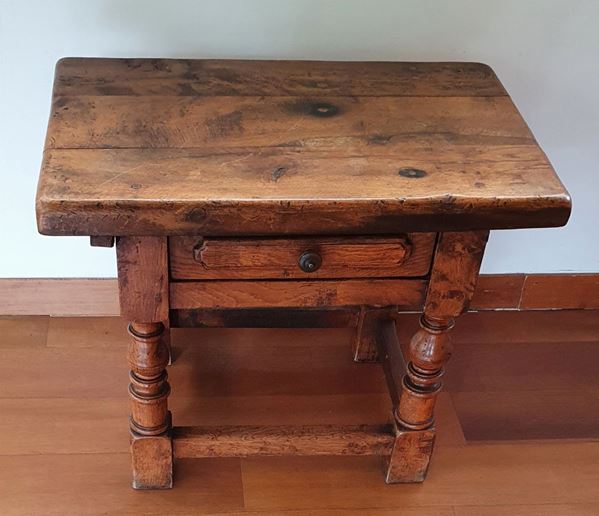 



Tavolino, in stile 600