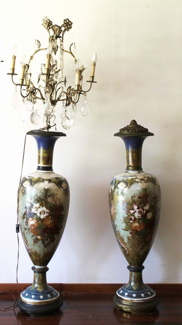 



Coppia di grandi vasi, Francia, sec. XIX  - Asta Collectibles, Arredi antichi e Contemporanei e Gioielli - Poggio Bracciolini Casa d'Aste