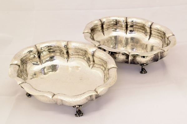 



COPPIA DI VASCHE SEC.XX   - Asta Collectibles, Arredi antichi e Contemporanei e Gioielli - Poggio Bracciolini Casa d'Aste