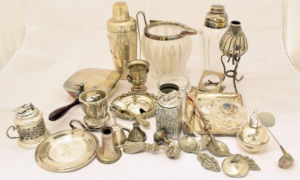 



VENTISETTE OGGETTI SEC. XX  - Asta Collectibles, Arredi antichi e Contemporanei e Gioielli - Poggio Bracciolini Casa d'Aste