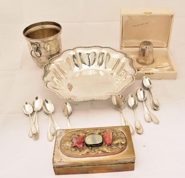 



TAZZA E CUCCHIAIO DA PUERPERA , PORTAGHIACCIO, CIOTOLA