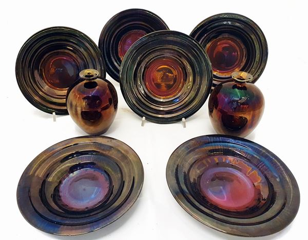 



Due vasetti, sei piattini, sec. XX  - Asta Collectibles, Arredi antichi e Contemporanei e Gioielli - Poggio Bracciolini Casa d'Aste