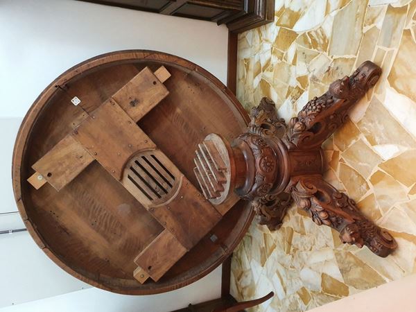 Tavolo inizi sec. XX  - Asta Collectibles, Arredi antichi e Contemporanei e Gioielli - Poggio Bracciolini Casa d'Aste