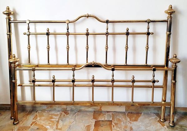 Letto in ottone sec. XX  - Asta Collectibles, Arredi antichi e Contemporanei e Gioielli - Poggio Bracciolini Casa d'Aste
