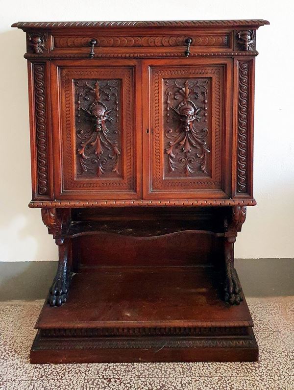 Credenzino, in stile rinascimento  - Asta Collectibles, Arredi antichi e Contemporanei e Gioielli - Poggio Bracciolini Casa d'Aste